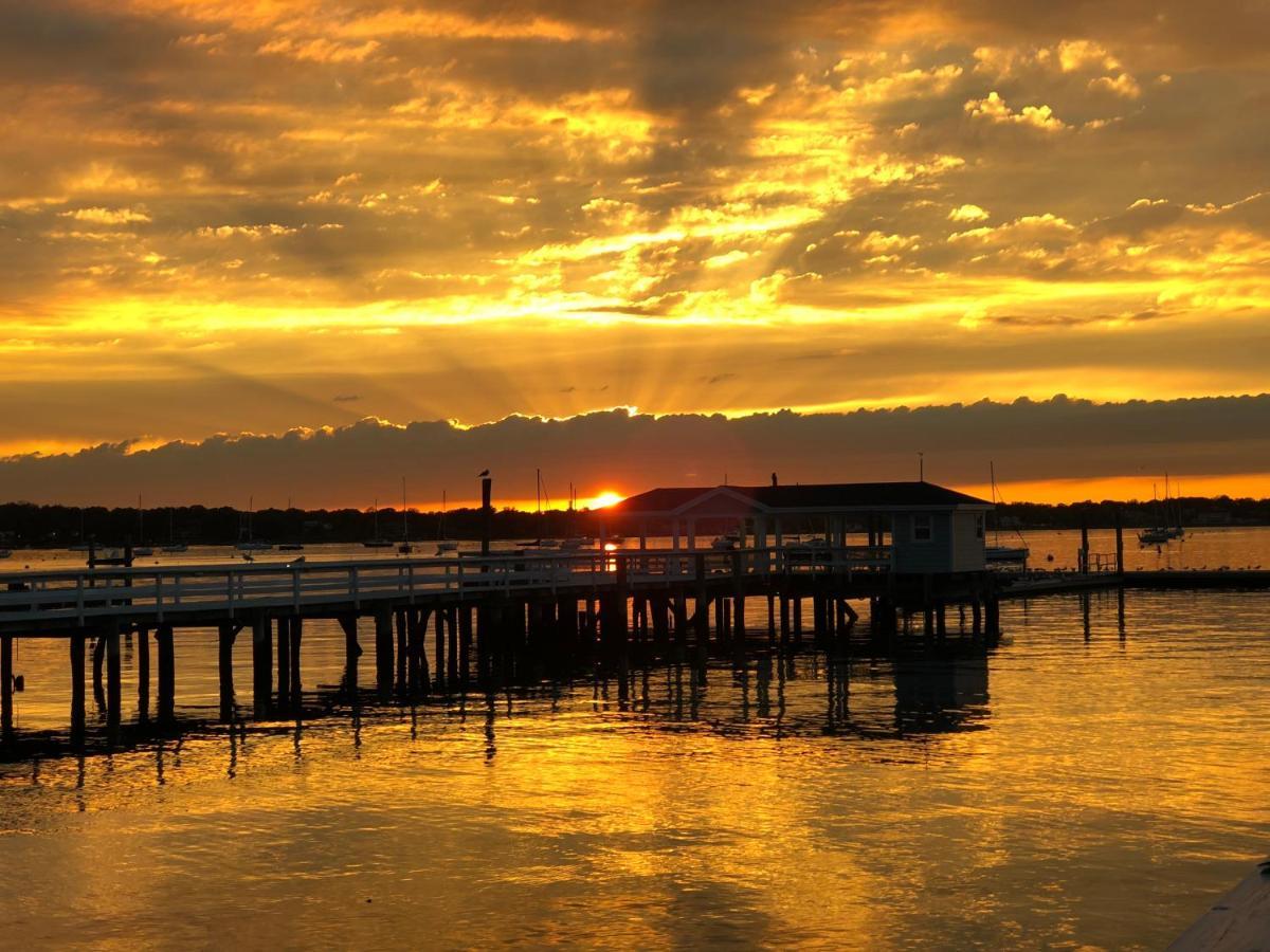 Knickerbocker Yacht Hotel Port Washington ภายนอก รูปภาพ